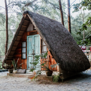Read more about the article How to Choose the Perfect Glamping Site: Essential Tips for an Unforgettable Experience